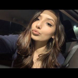 Meet your Posher, Ana